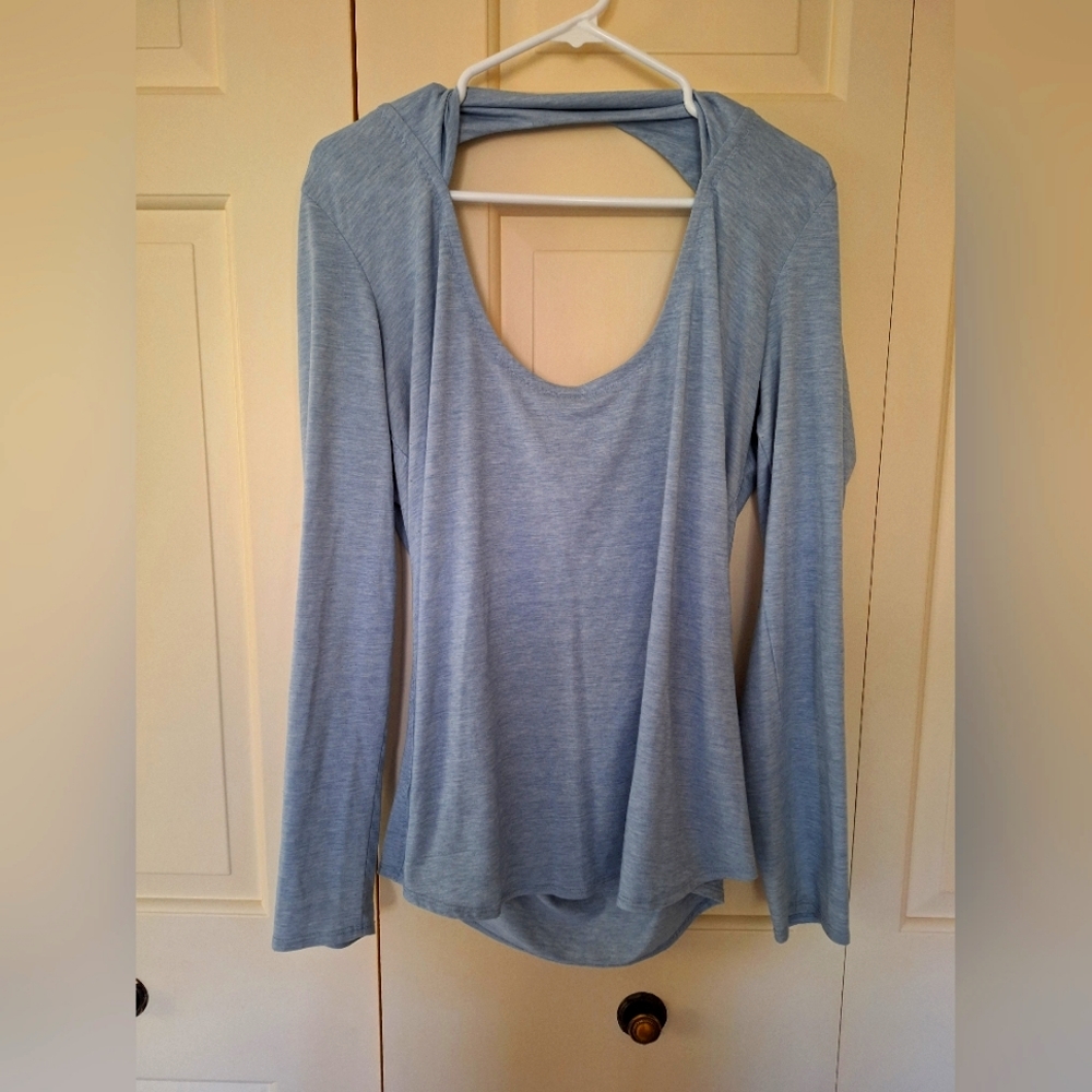 Athleta Sz XL Long Sleeved Top